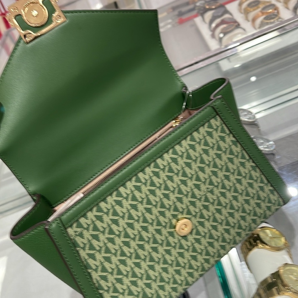 MICHAEL KORS
Whitney Medium Flap TH Satchel Crossbody bag
Fern Green 
NWT - Picture 9 of 16